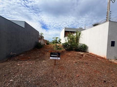 Terreno à venda em Maringá, Jardim Oriental, com 200 m²